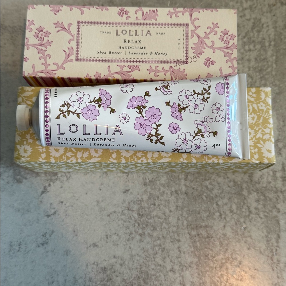 Lolli Relax Handcreme with Pink Floral Accents